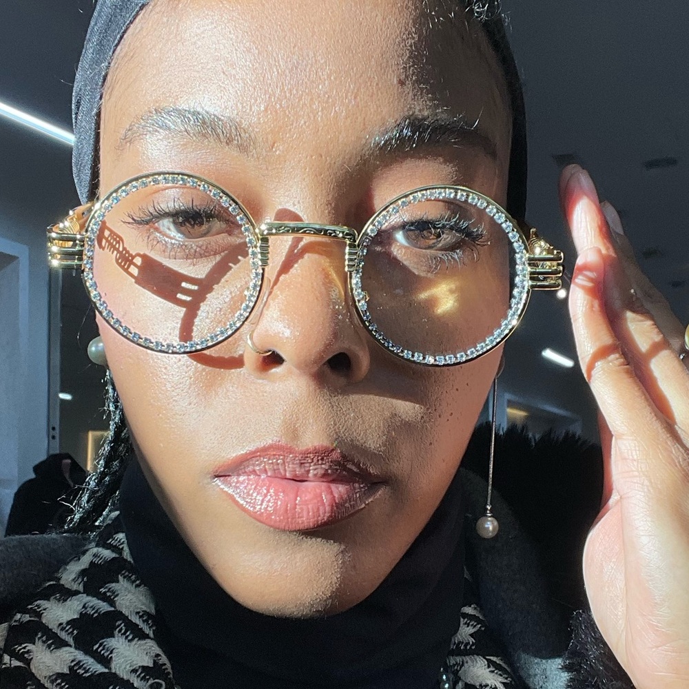 Diamond and gold round fashion frames